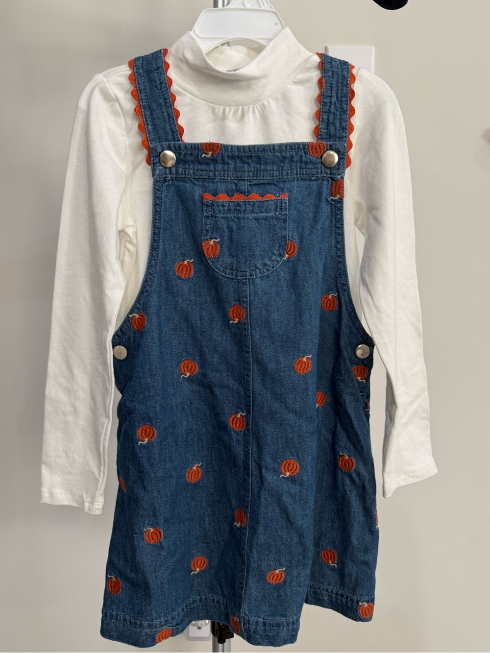 New Max Studio Kids Denim Pumpkin-Embroidered Fall Dress 2 pc set - size 5T